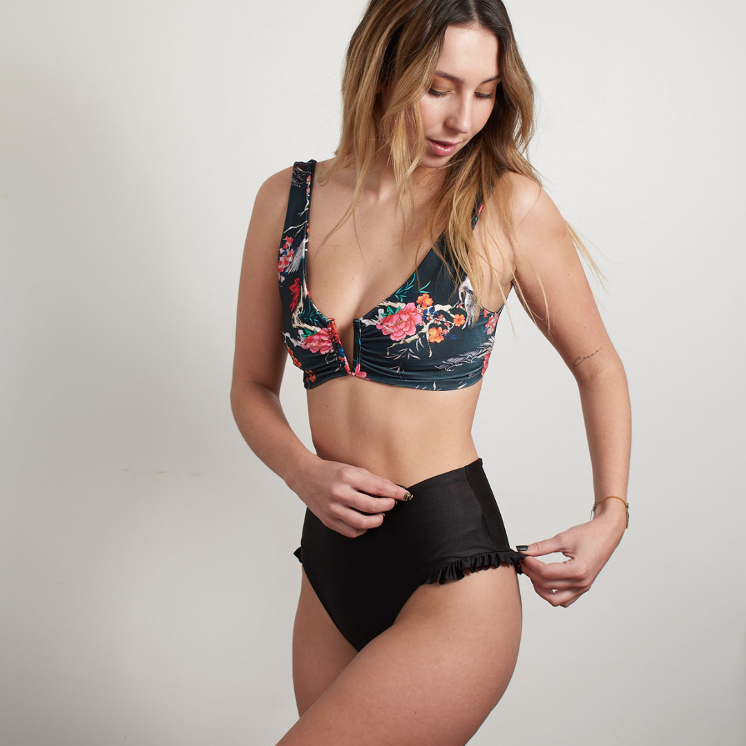 Peto amapola sakura blanck + pantaleta vuelitos negro