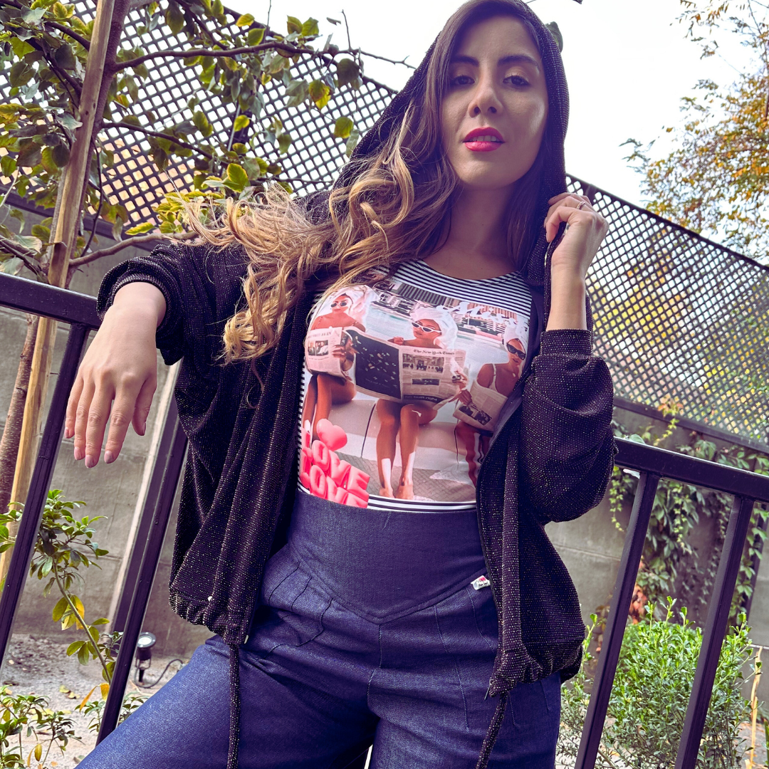 poleron shine negro con brillos dorados