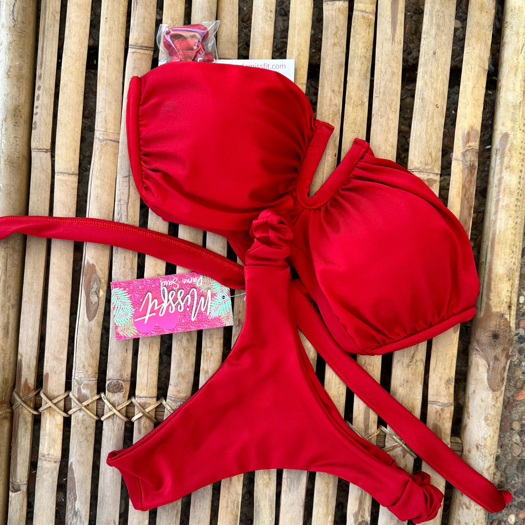 conjunto strapless en Rojo