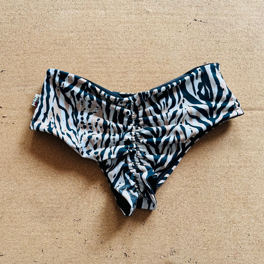 Pantaleta upless africa