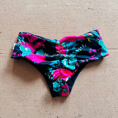 Pantaleta upless negro mix