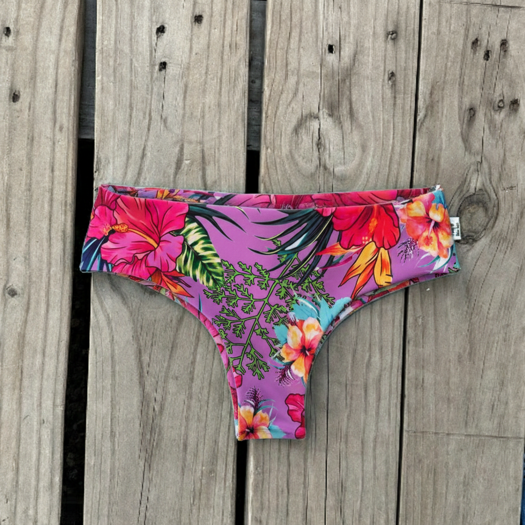 Pantaleta clasica hibiscus lila