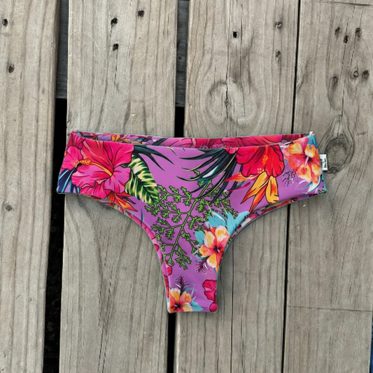 Pantaleta clasica hibiscus lila