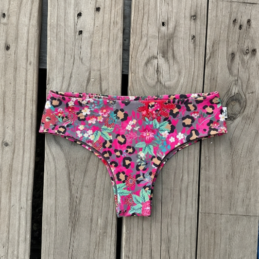 Pantaleta clasica animal floral